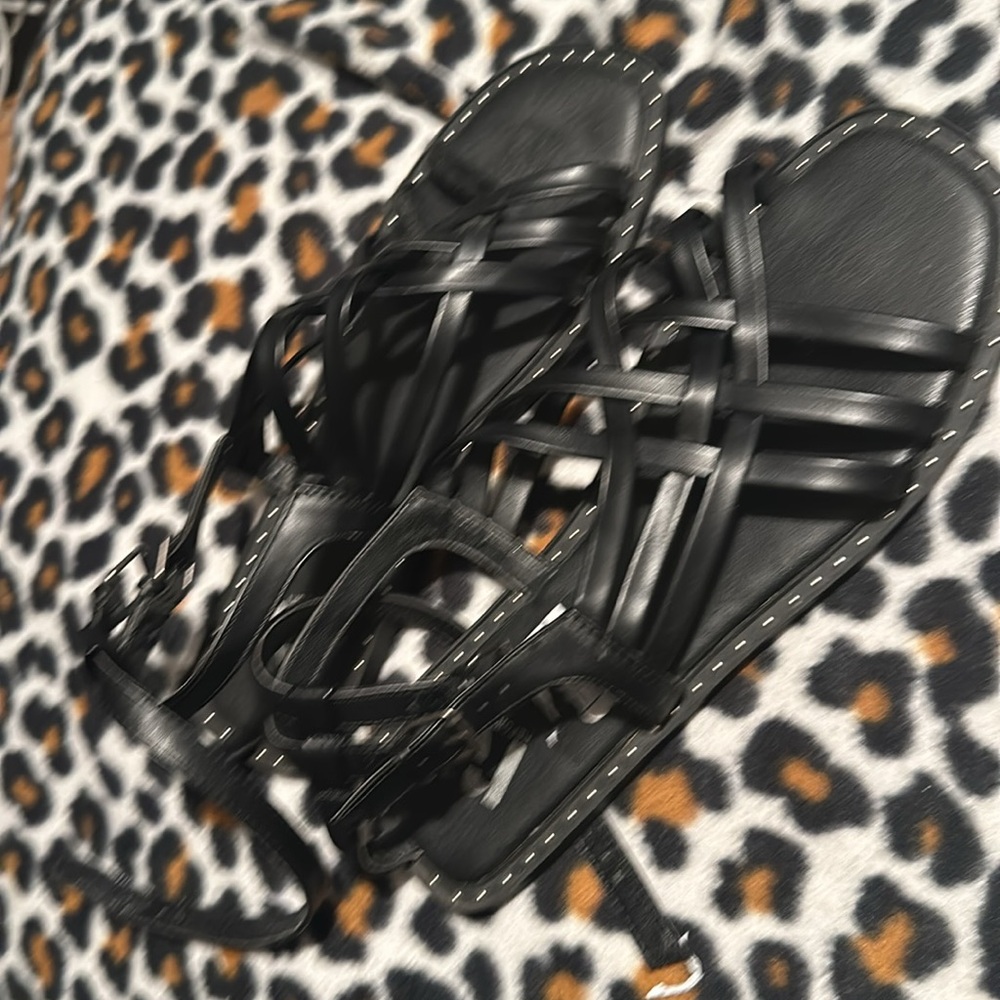 Used sandals - Picture 3 of 4